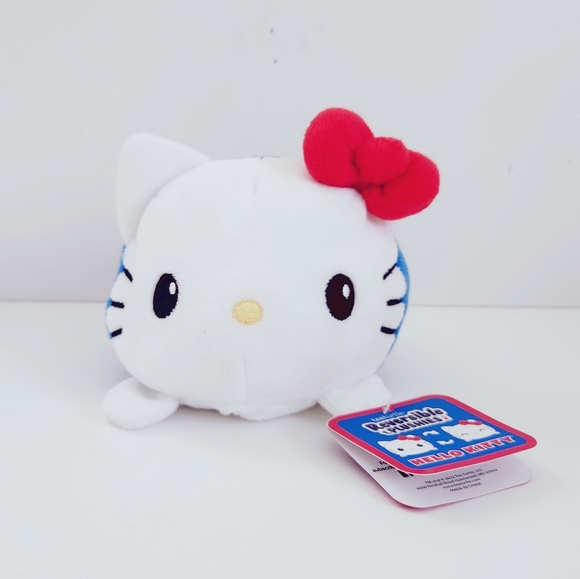 TeeTurtle Hello Kitty And Friends Reversible Hello Kitty - Picture 4 of 11